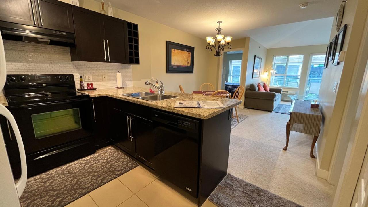 Waterscapes Resort Kelowna 2 Full Bedrooms Suite Vacation Rentals, Short Term Rentals. Екстериор снимка